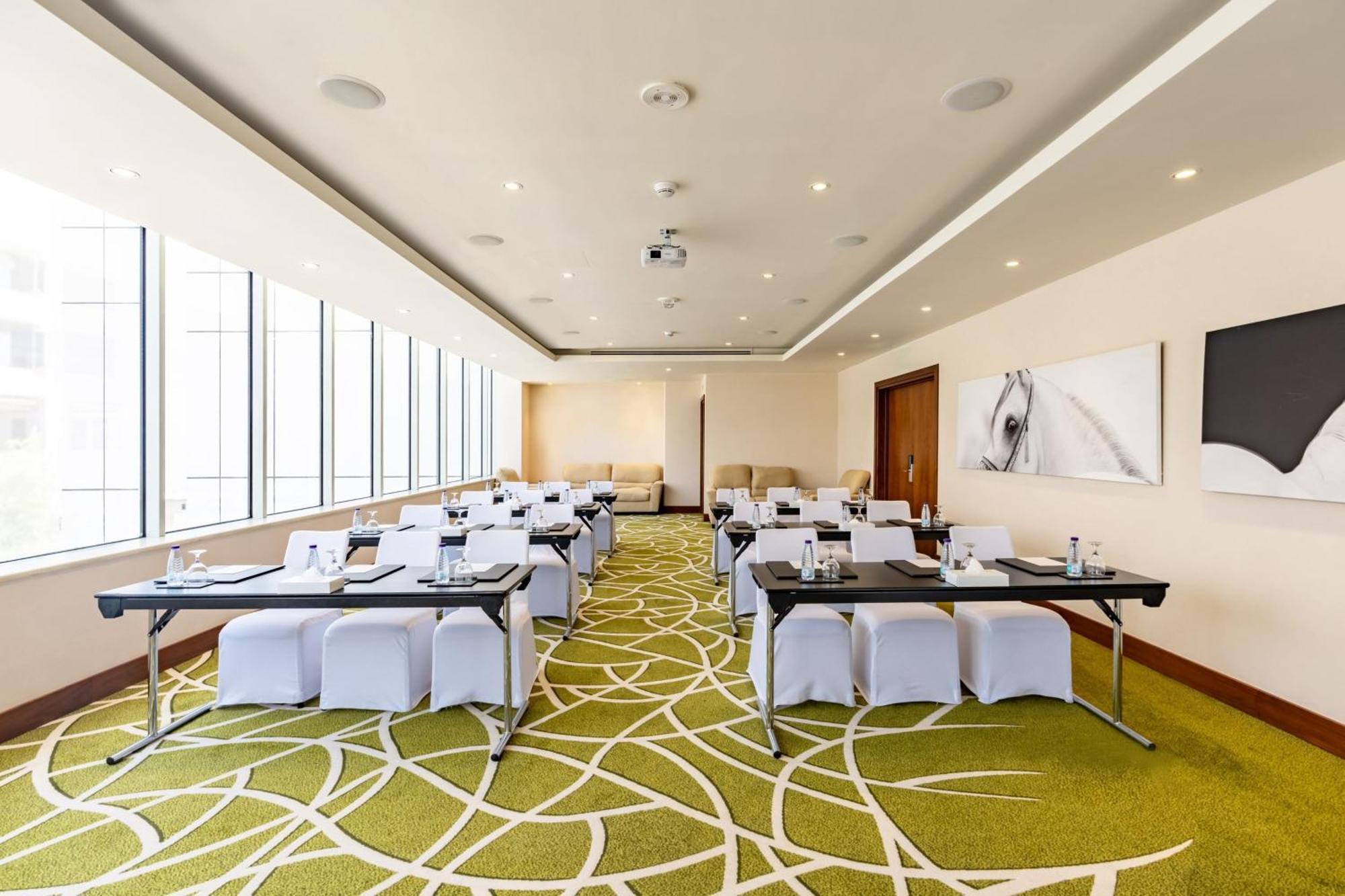 Courtyard By Marriott Riyadh Olaya Extérieur photo