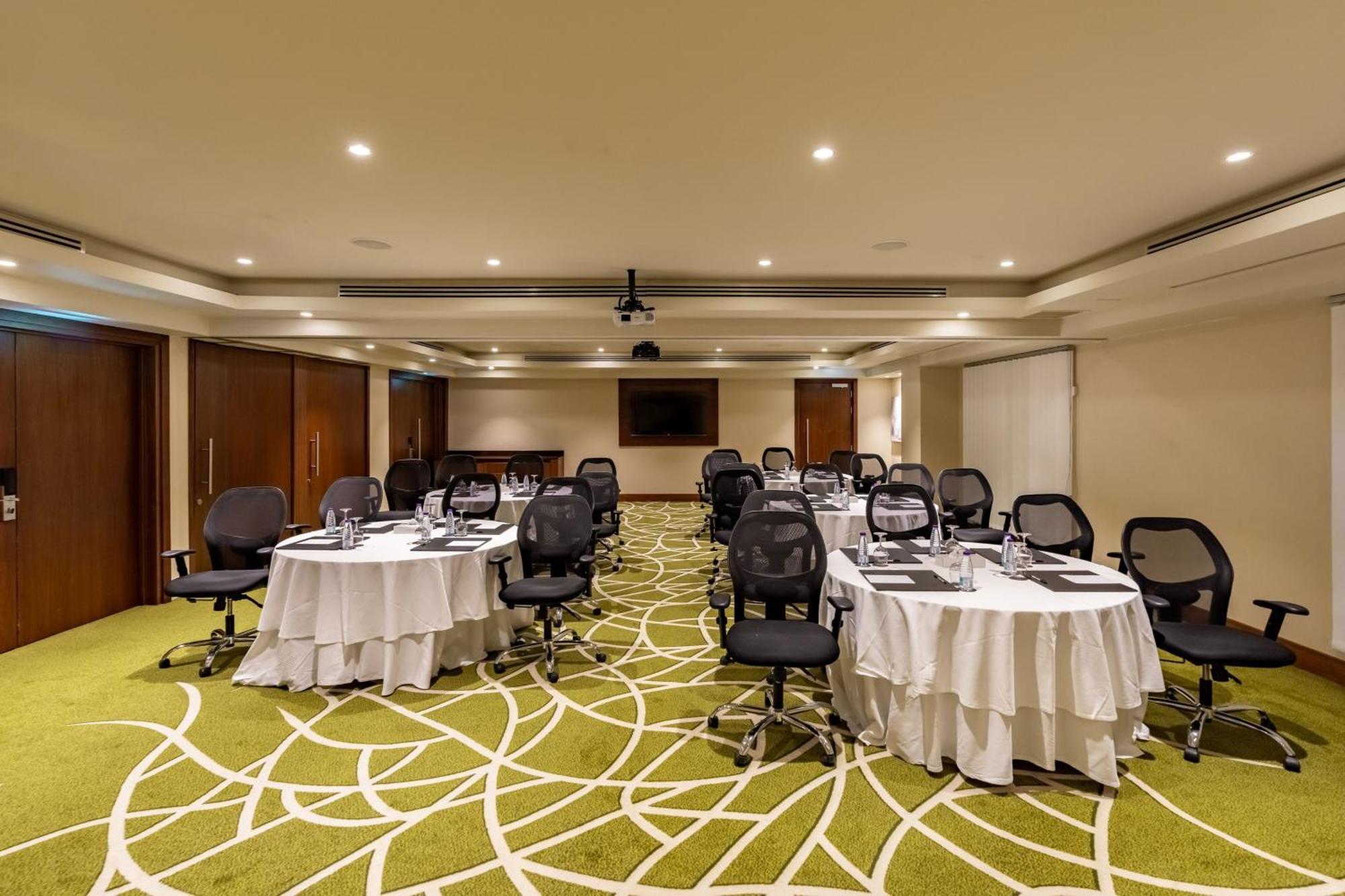 Courtyard By Marriott Riyadh Olaya Extérieur photo