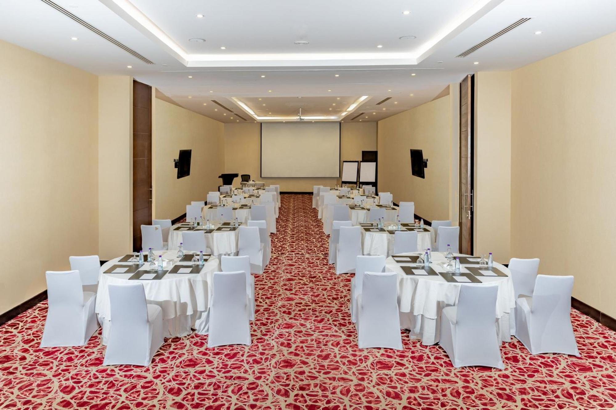 Courtyard By Marriott Riyadh Olaya Extérieur photo